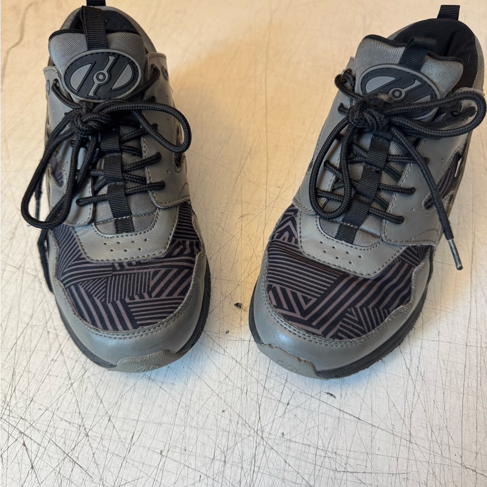 Heelys Black and Gray Skate Shoes